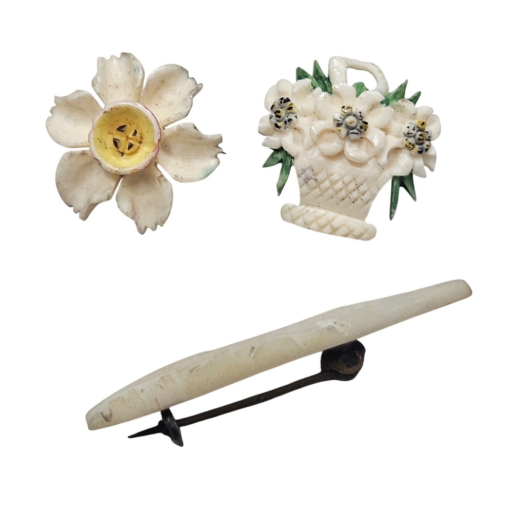 Vintage Carved Brooch Pin Lot Daffodil Flower Basket Pin Set Unique‎ 20s 30s 40s